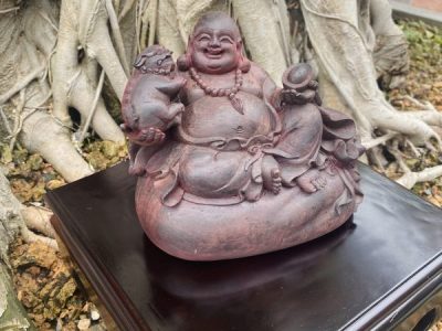 Phật Di Lạc Nghê để xe ô tô
