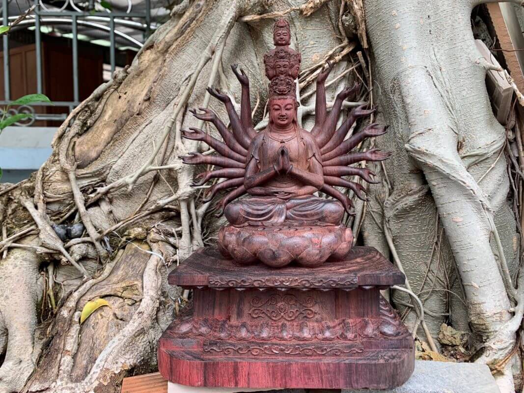 Tượng Phật Chuẩn Đề thờ tại gia gỗ Tử Đàn đỏ tím